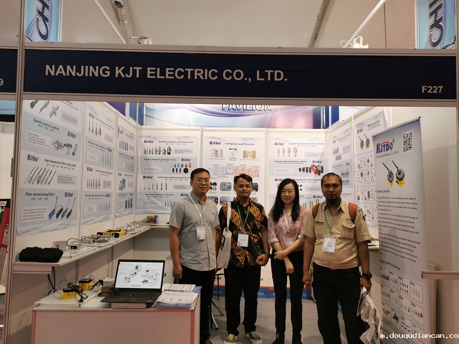 印尼客户来我司参观考察签署代理